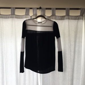 Vince XS black and white long sleeve tee